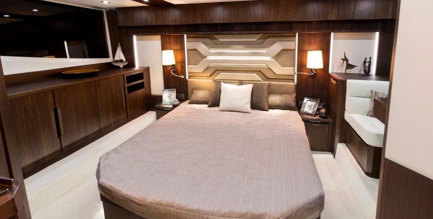 Galeon 500 Fly | Aquarius Arrow