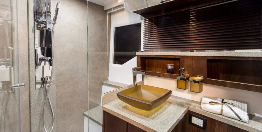 Galeon 500 Fly | Aquarius Arrow