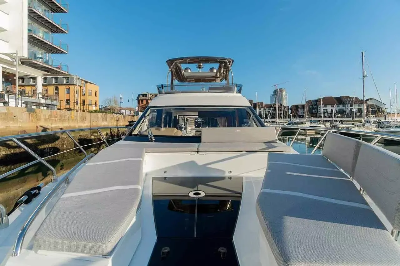 Galeon 500 Fly | Aquarius Arrow