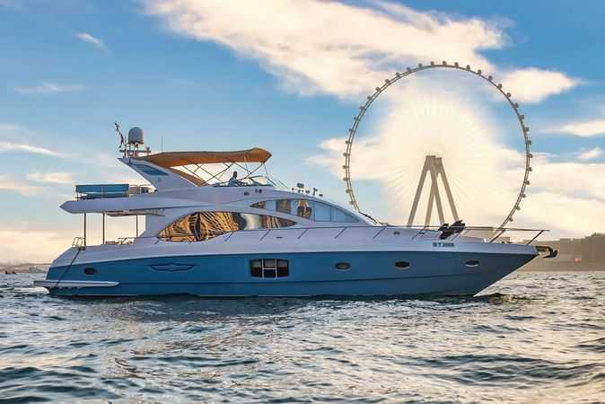 Gulf Craft Majesty 63 | DT 2000