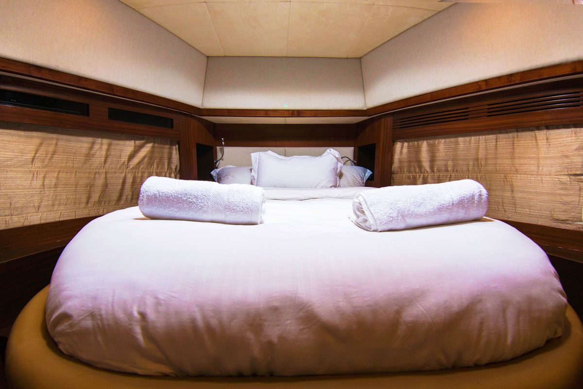 Gulf Craft Majesty 63 | DT 2000
