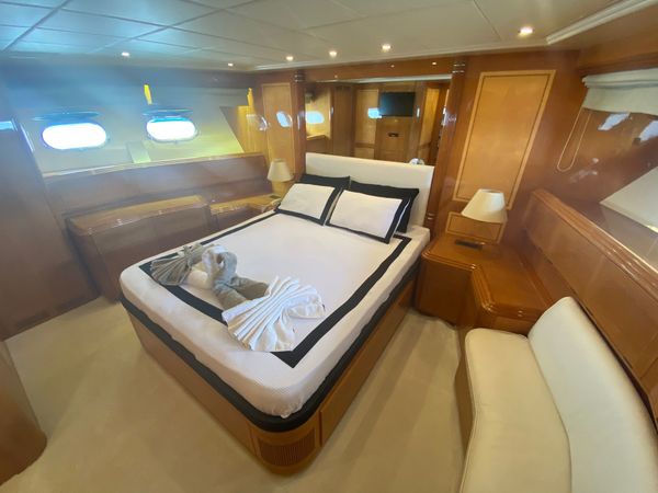 Mangusta 108 | Silence