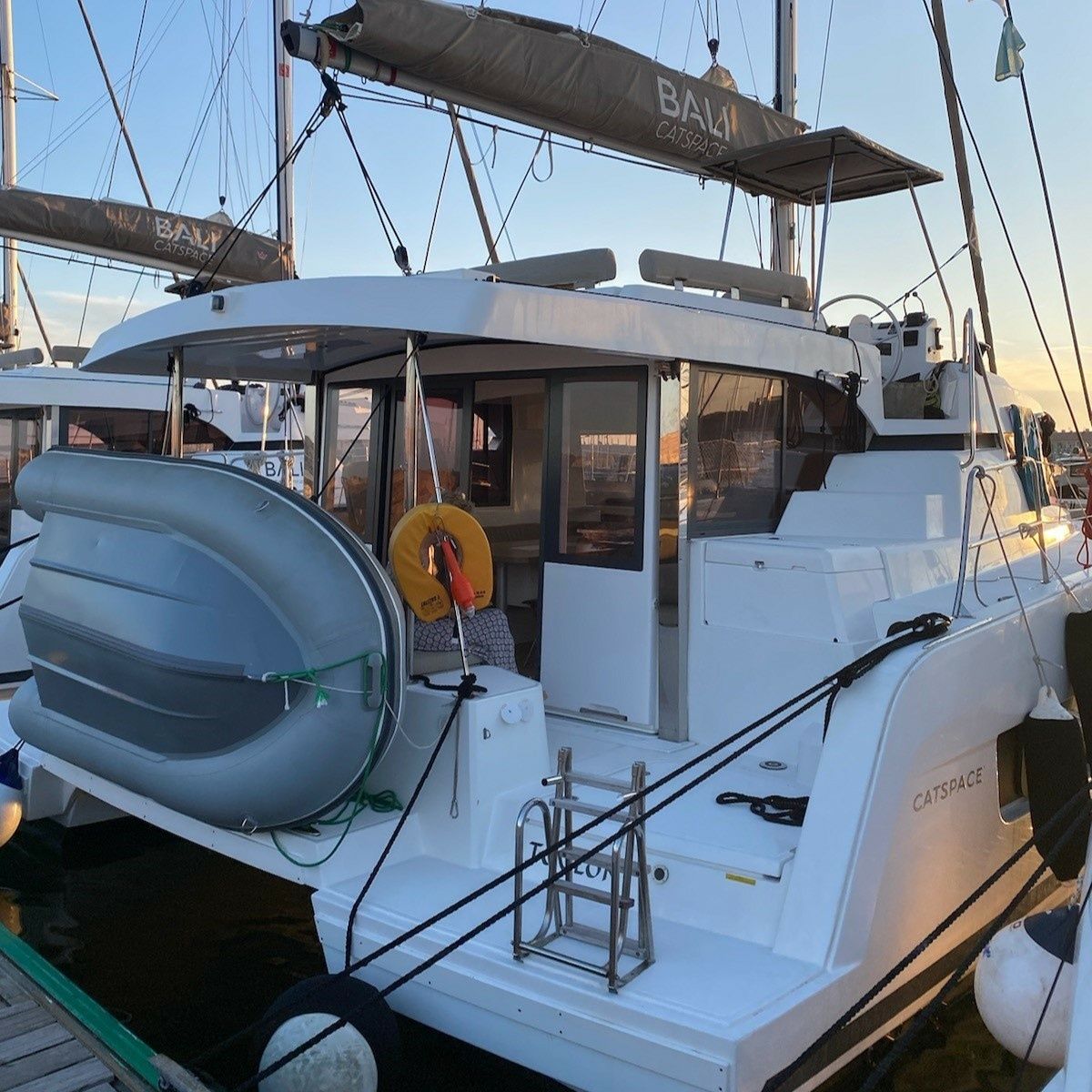 Bali Catspace | Kris Boat