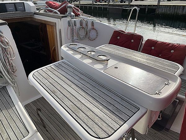 Delphia 40 | Lady in Red