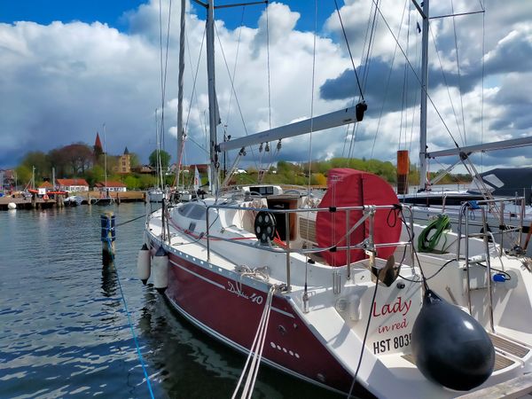 Delphia 40 | Lady in Red