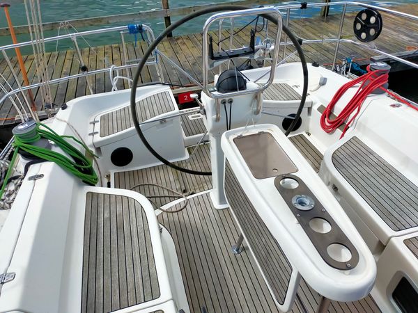 Delphia 40 | Lady in Red