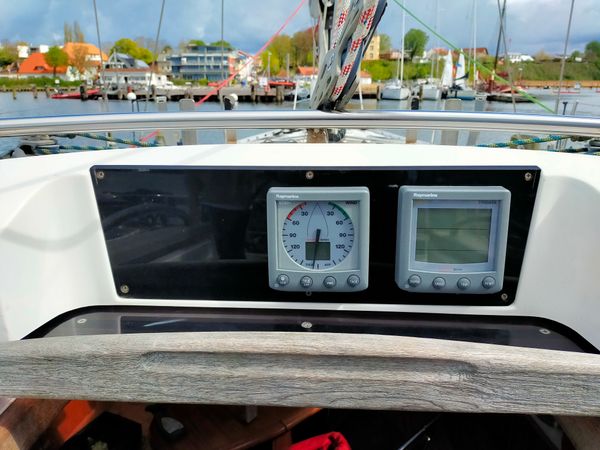 Delphia 40 | Lady in Red