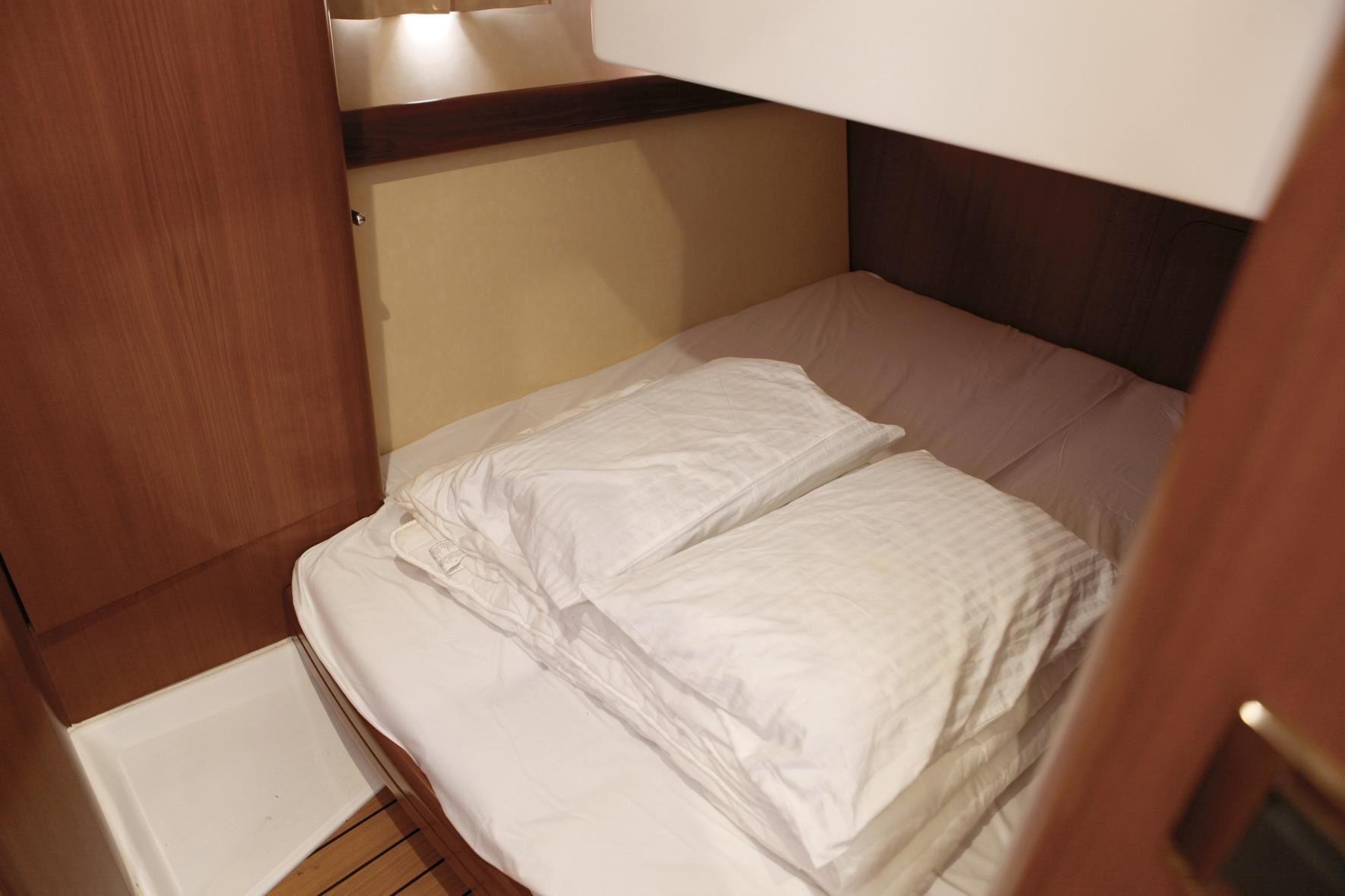 Beneteau Antares 12 | Redline