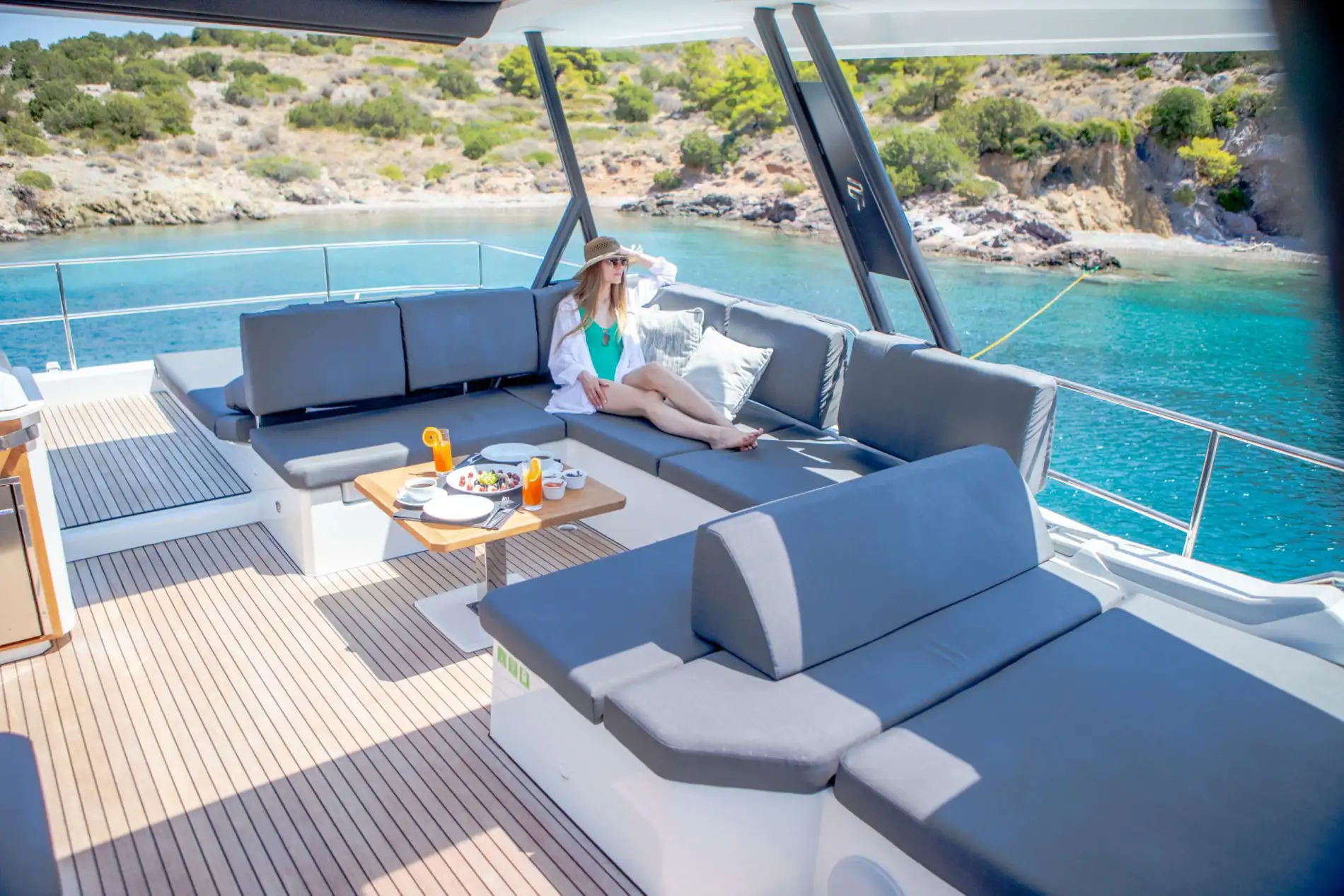 Fountaine Pajot Power 67 | Elly