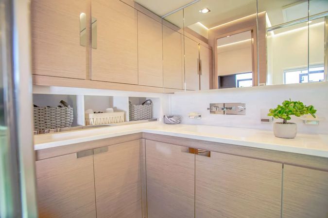 Fountaine Pajot Power 67 | Elly