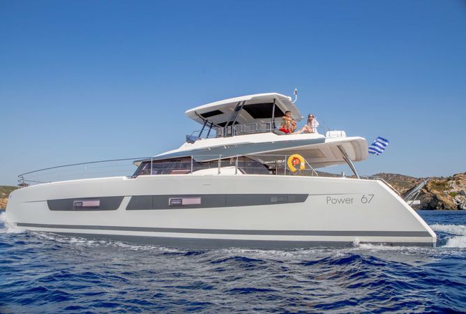 Fountaine Pajot Power 67 | Elly