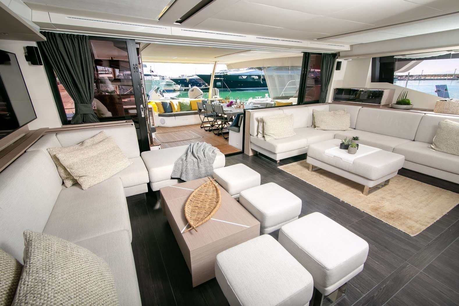 Fountaine Pajot Power 67 | Elly
