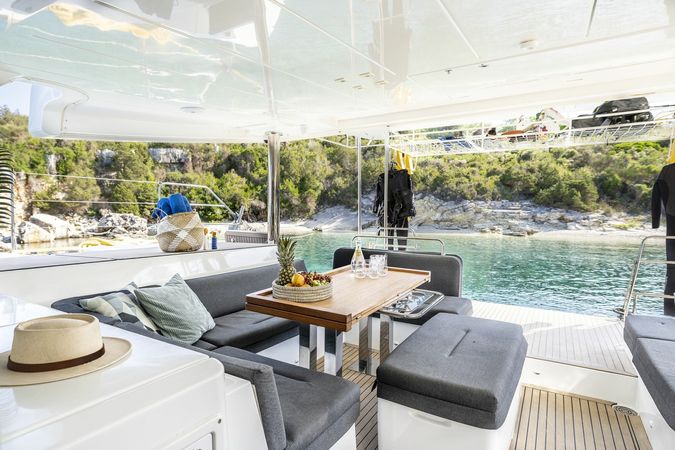 Lagoon 52 F | Tamiro