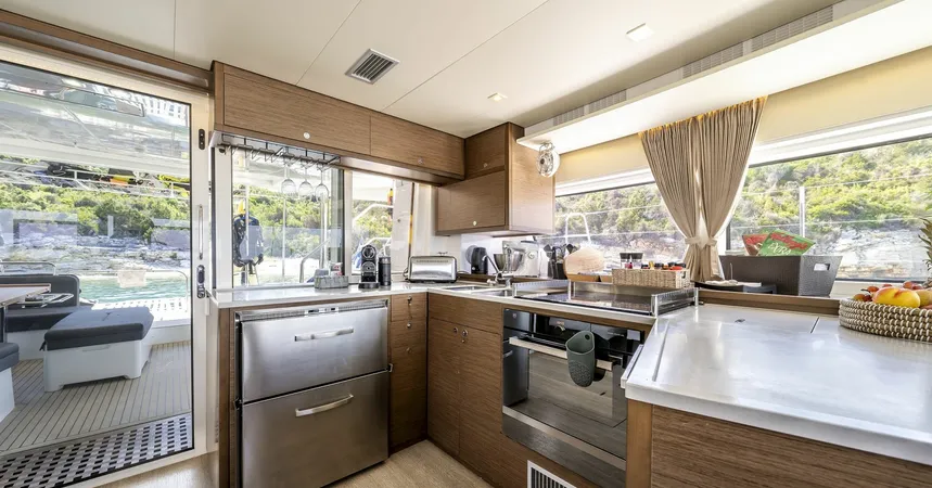 Lagoon 52 F | Tamiro16