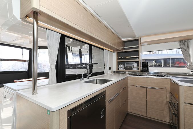 Lagoon 46 | Hasta La Vista