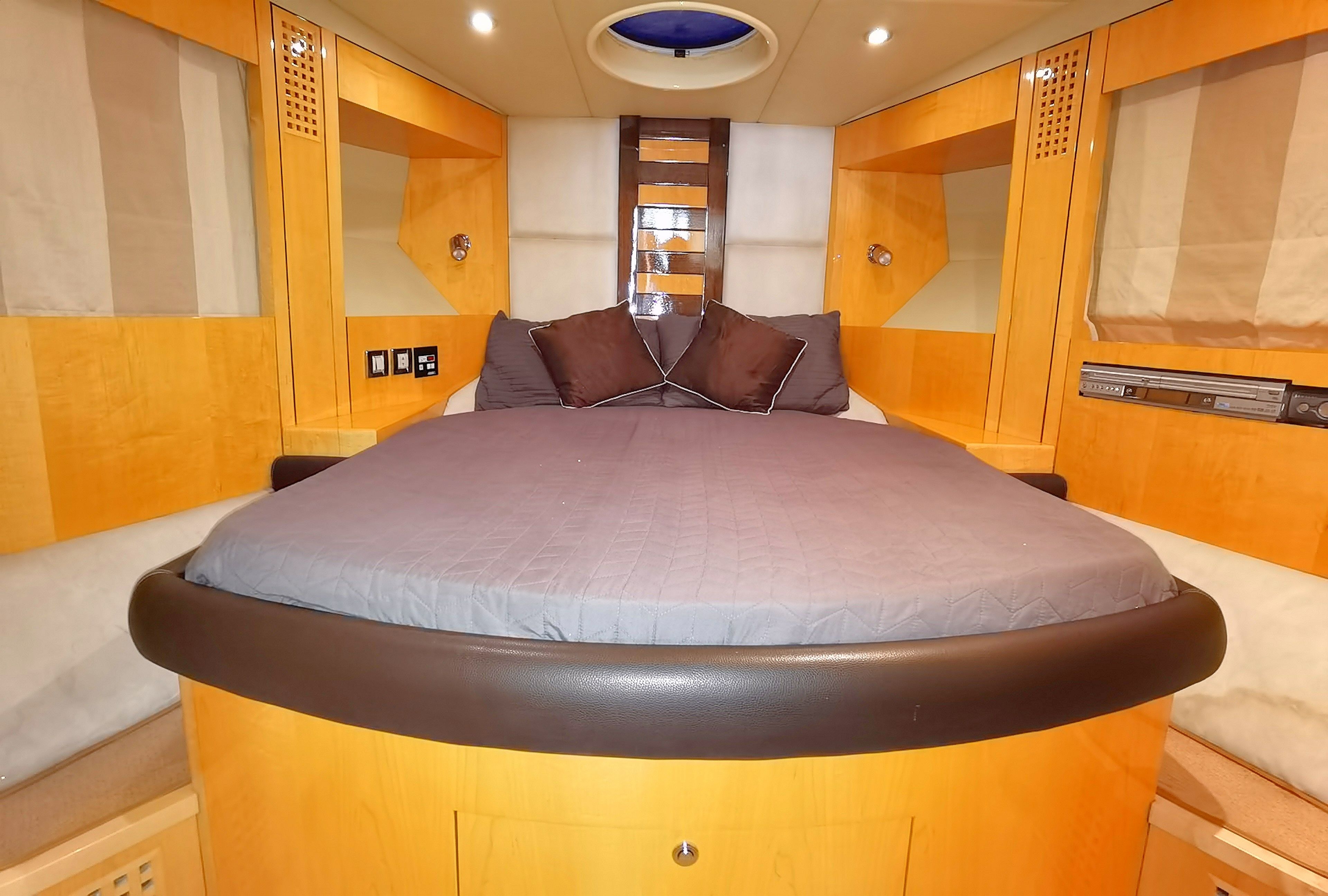 Majesty 44 | D T 1687