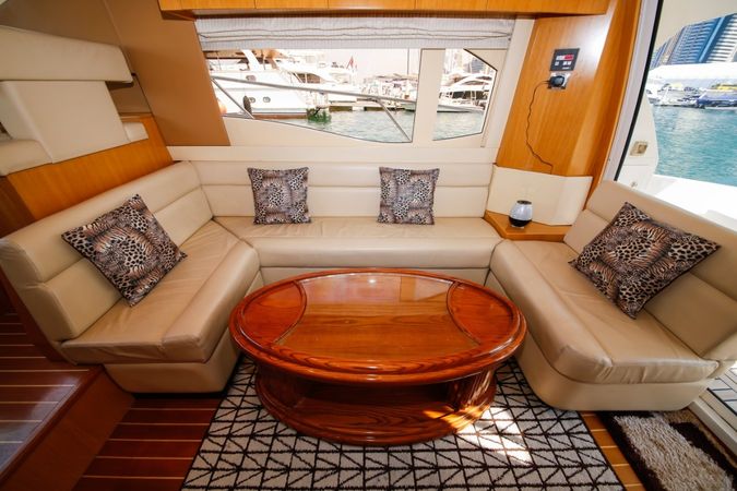 Majesty 44 | D T 1687