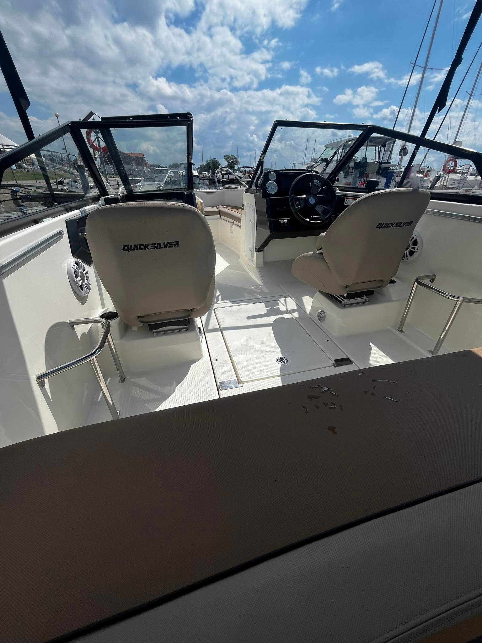 Quicksilver 555 | Alexa