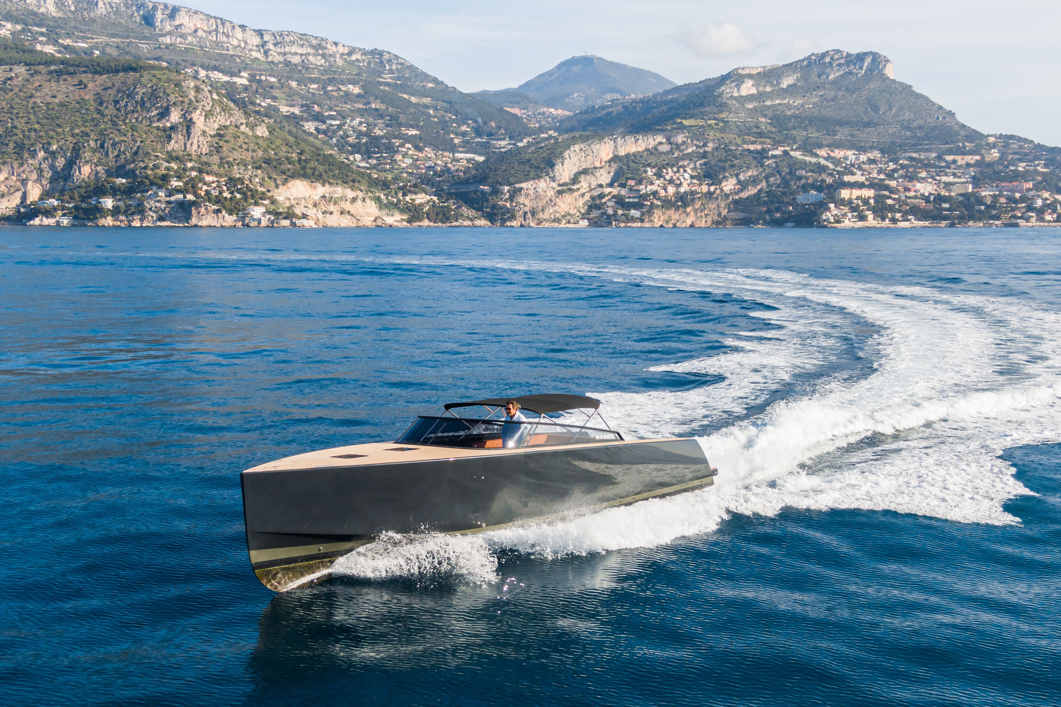 Van Dutch 40 | Beluga