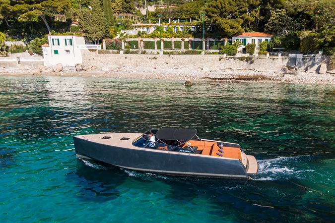 Van Dutch 40 | Beluga