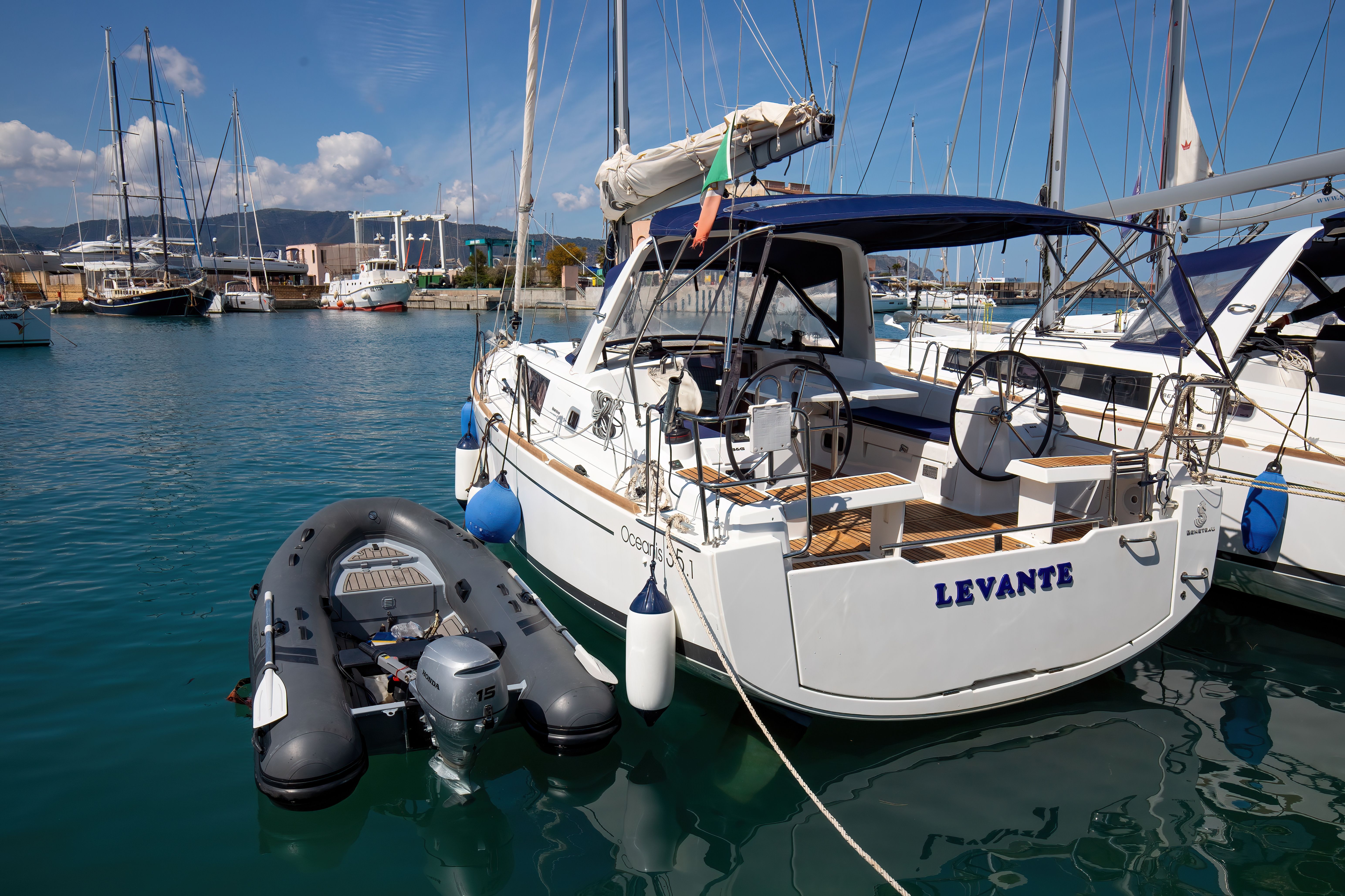 Beneteau Oceanis 35.1 | Levante