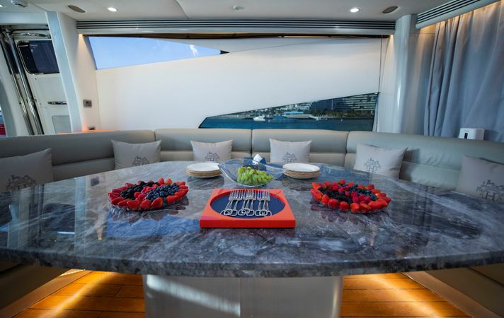 Sunseeker Predator 95 | UD30