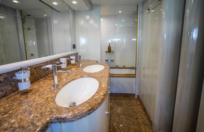 Sunseeker Predator 95 | UD30