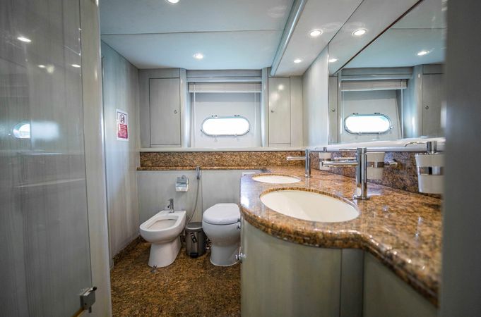 Sunseeker Predator 95 | UD30