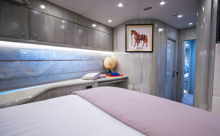 Sunseeker Predator 95 | UD30