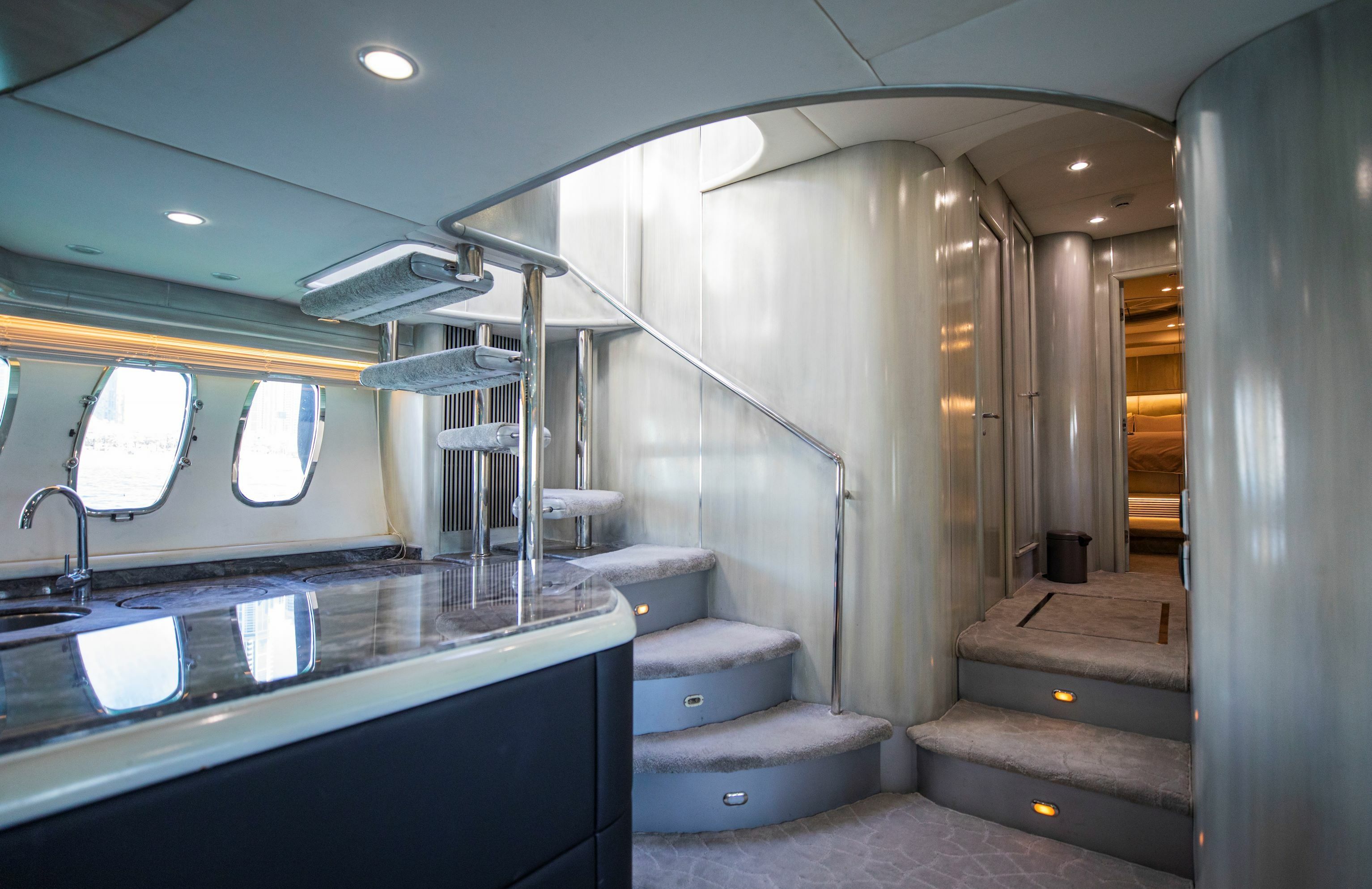 Sunseeker Predator 95 | UD30