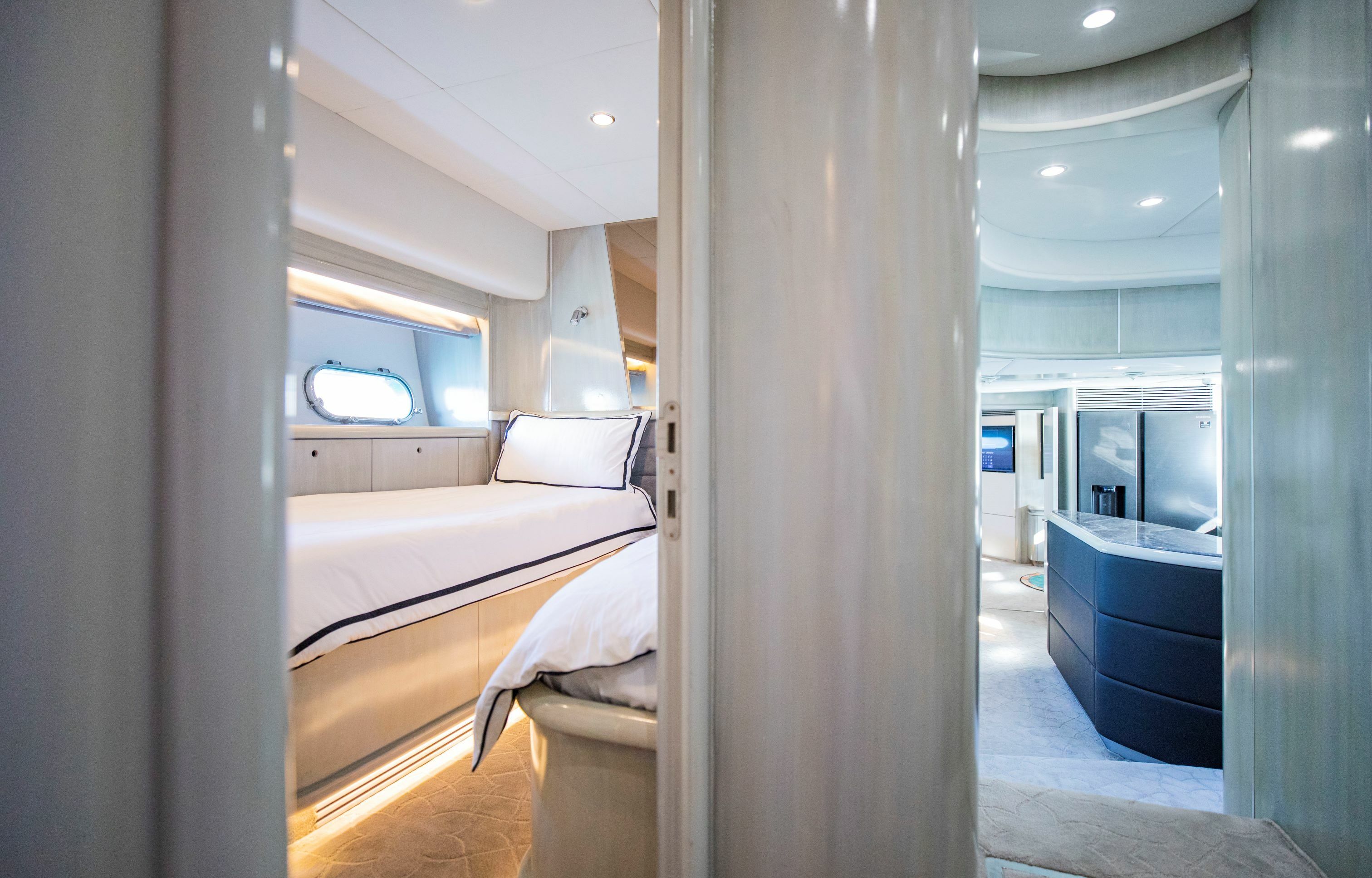 Sunseeker Predator 95 | UD30