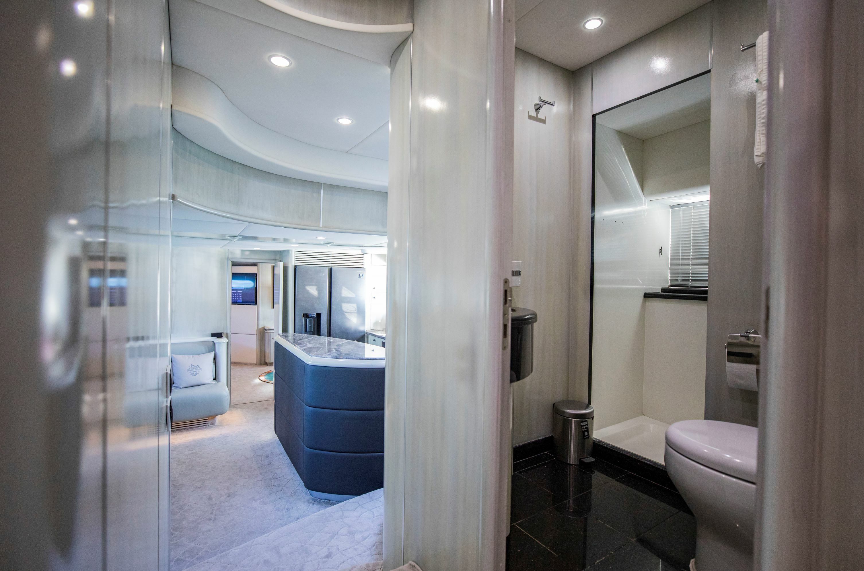 Sunseeker Predator 95 | UD30