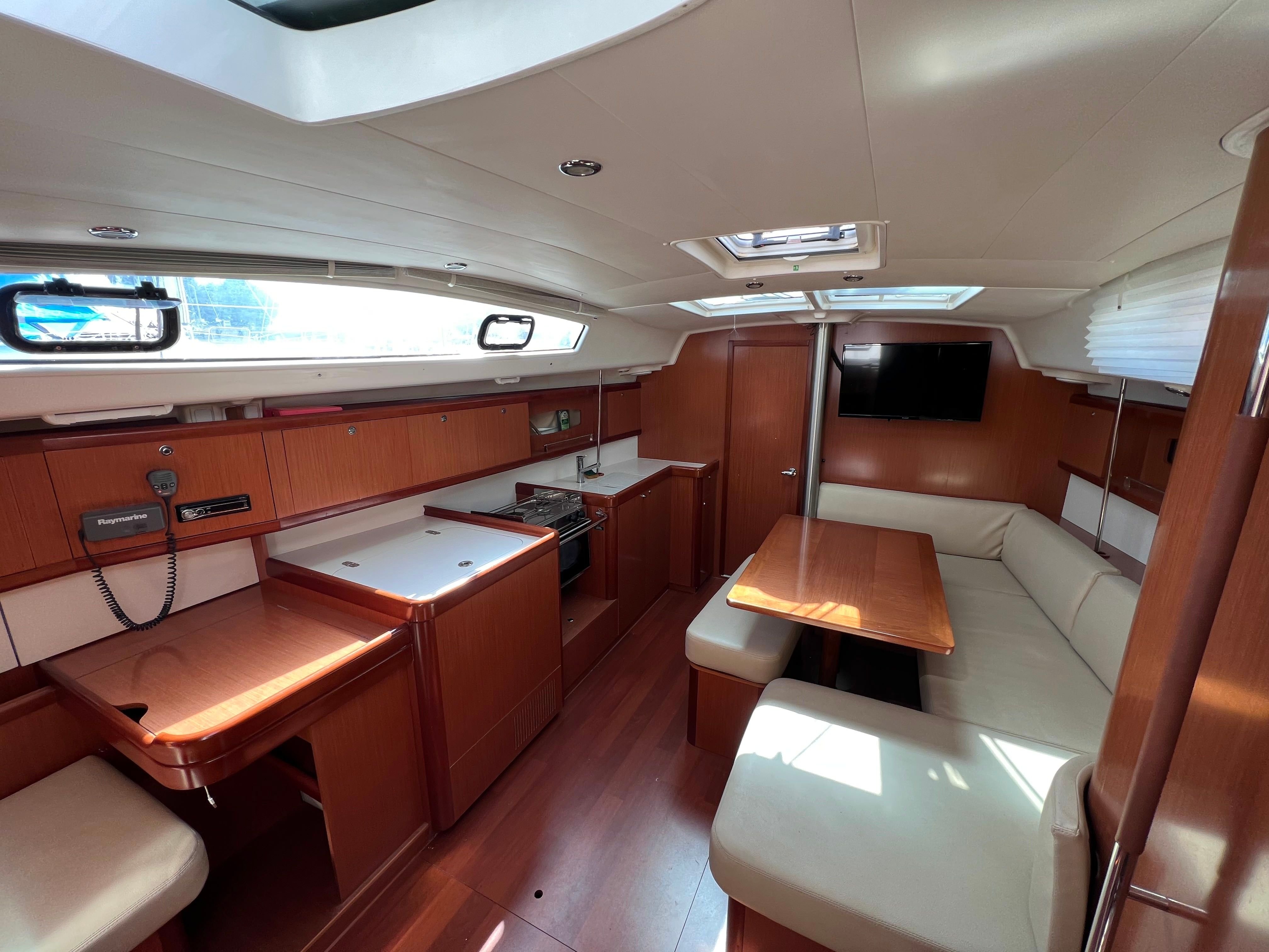 Beneteau Oceanis 40 | Arina