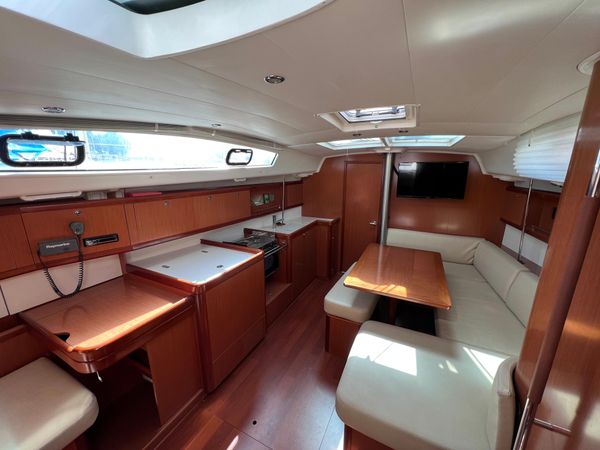 Beneteau Oceanis 40 | Arina