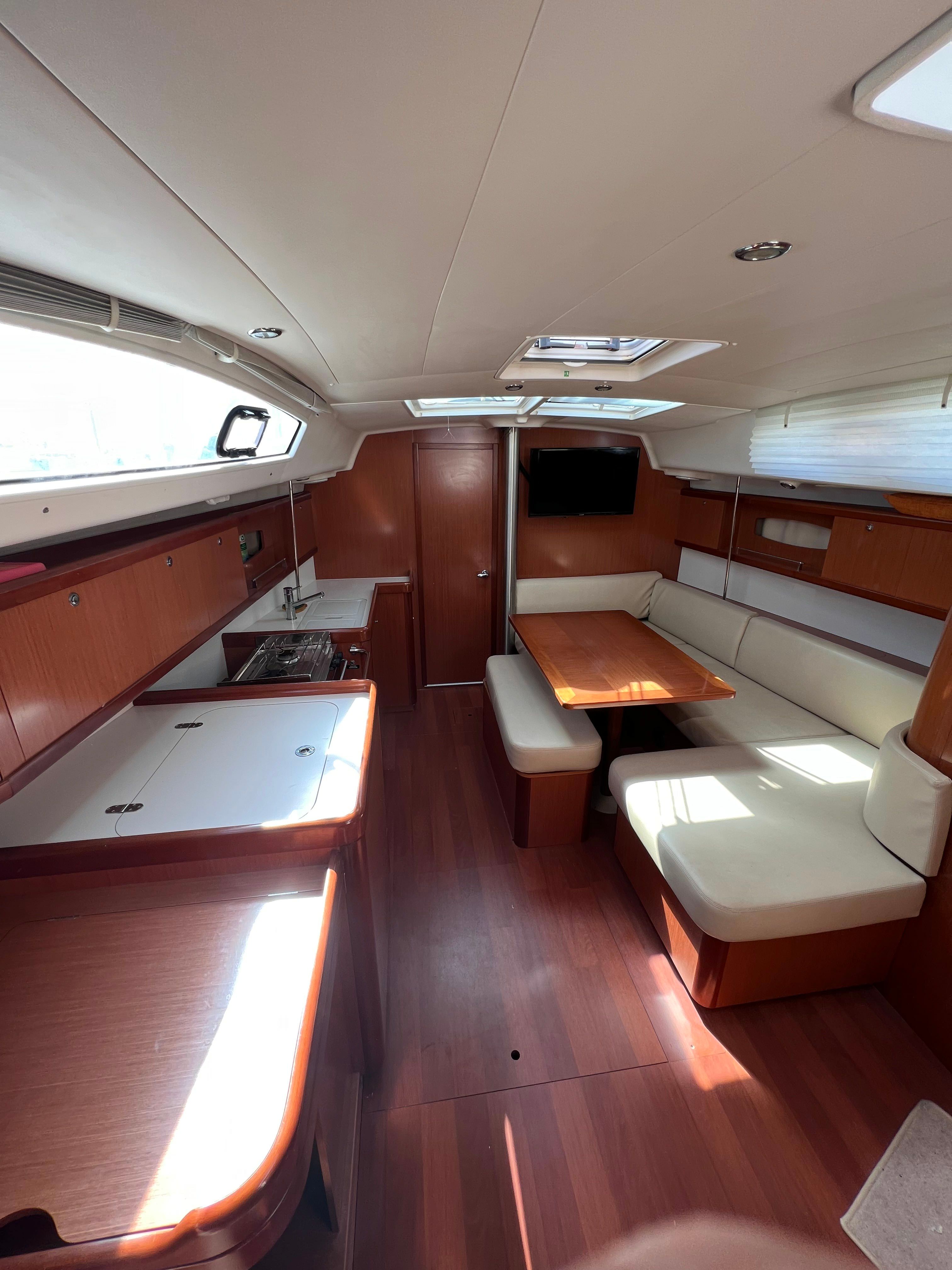 Beneteau Oceanis 40 | Arina