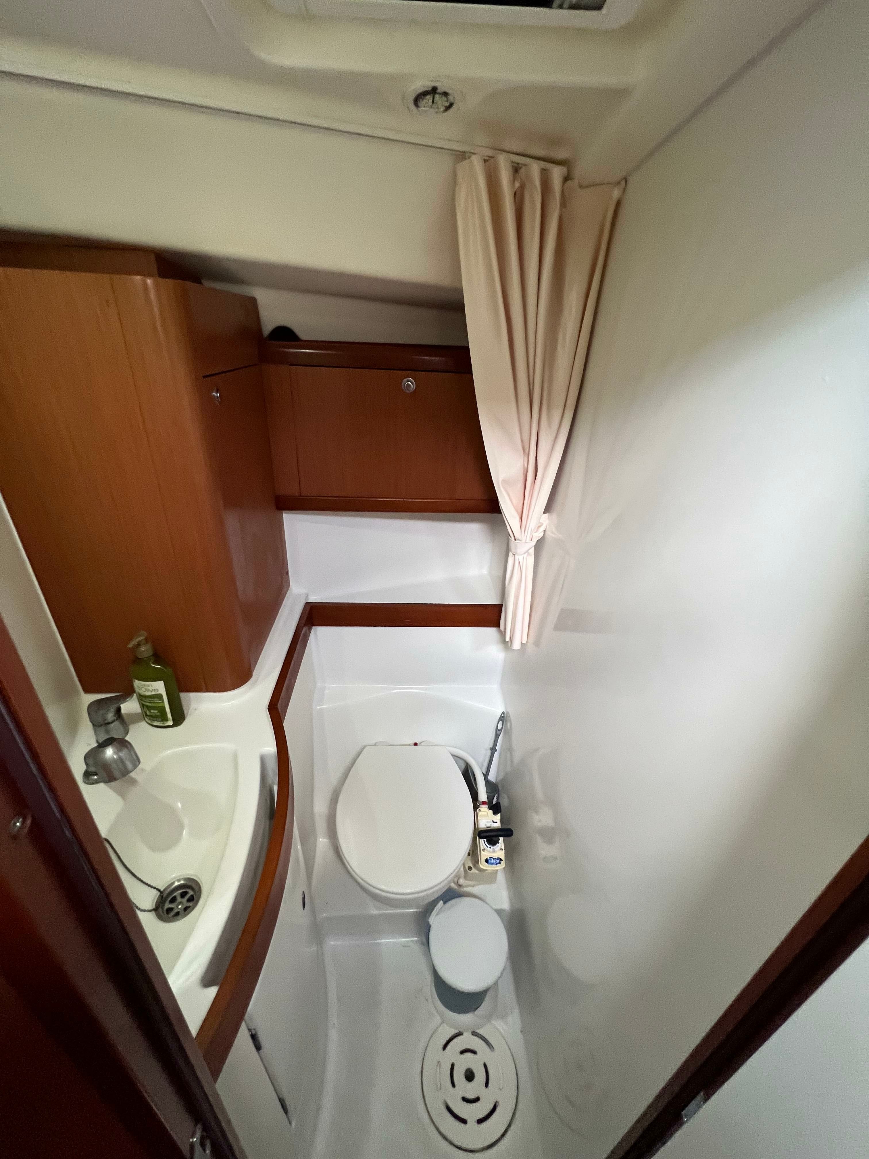 Beneteau Oceanis 40 | Arina