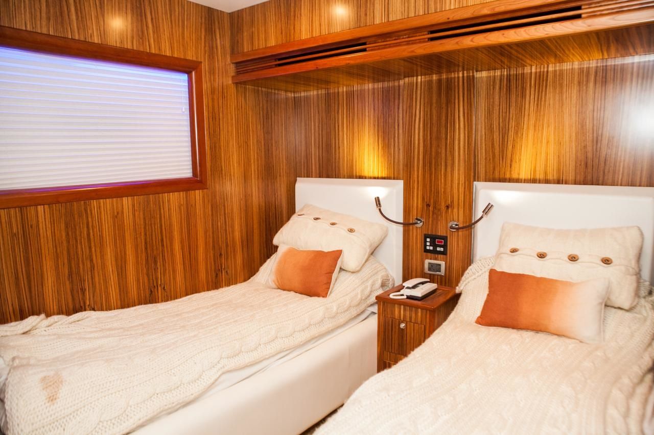 Duretti 85 | Bu Mubarak