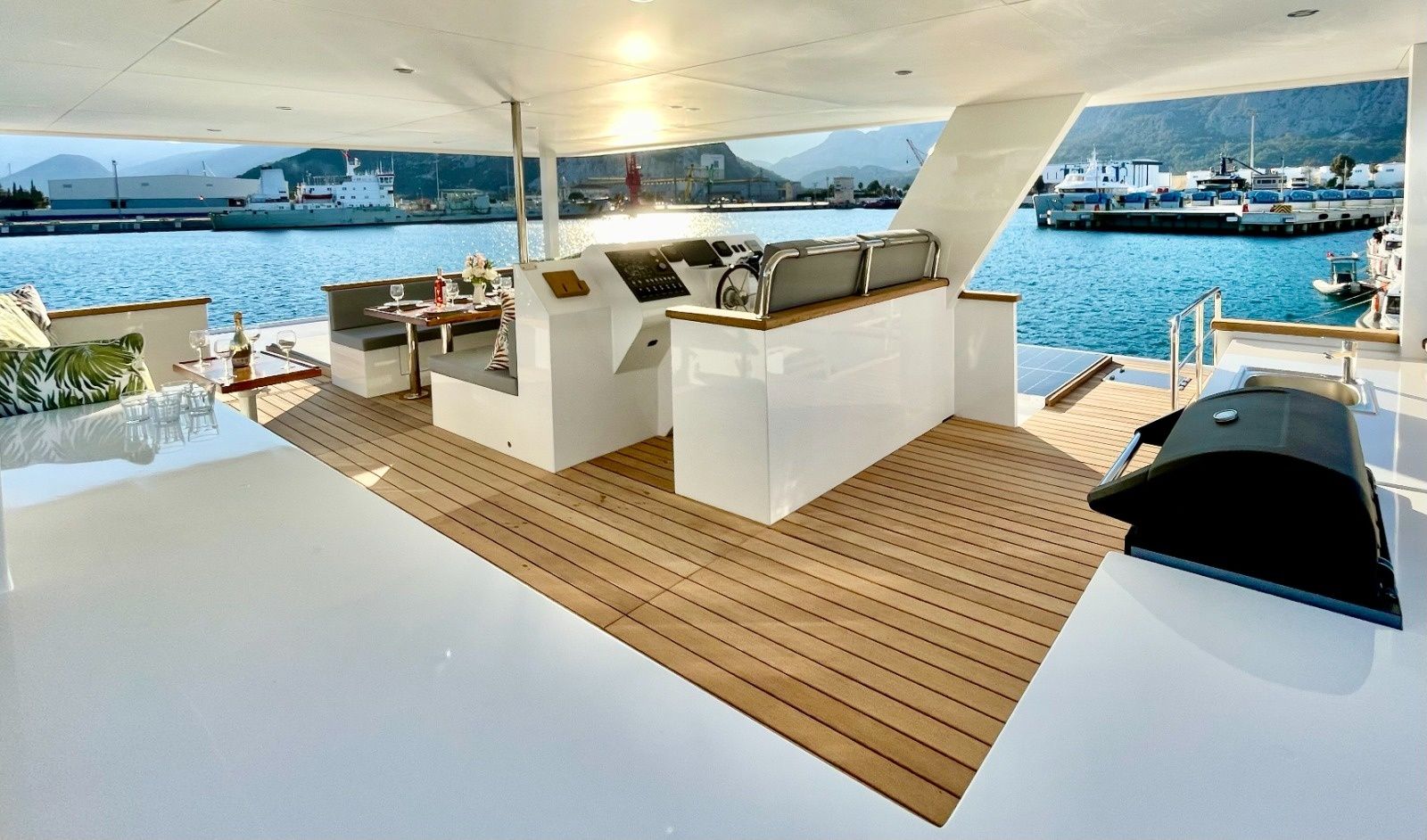 Villaboat Ocean Beast 65 Fly | Inka