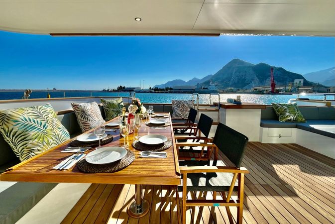 Villaboat Ocean Beast 65 Fly | Inka