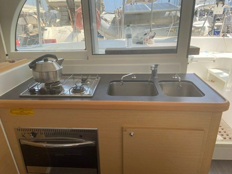 Lagoon 380 | Sunrise