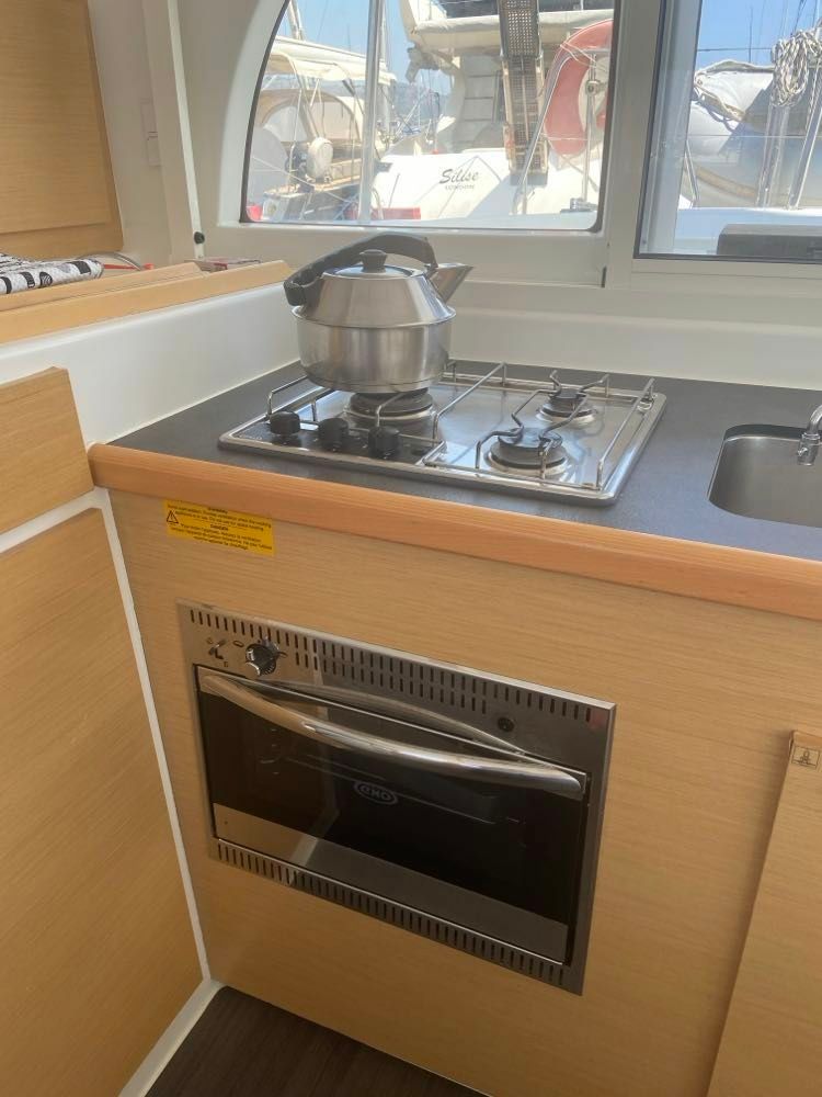 Lagoon 380 | Sunrise