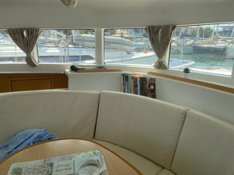 Lagoon 380 | Sunrise