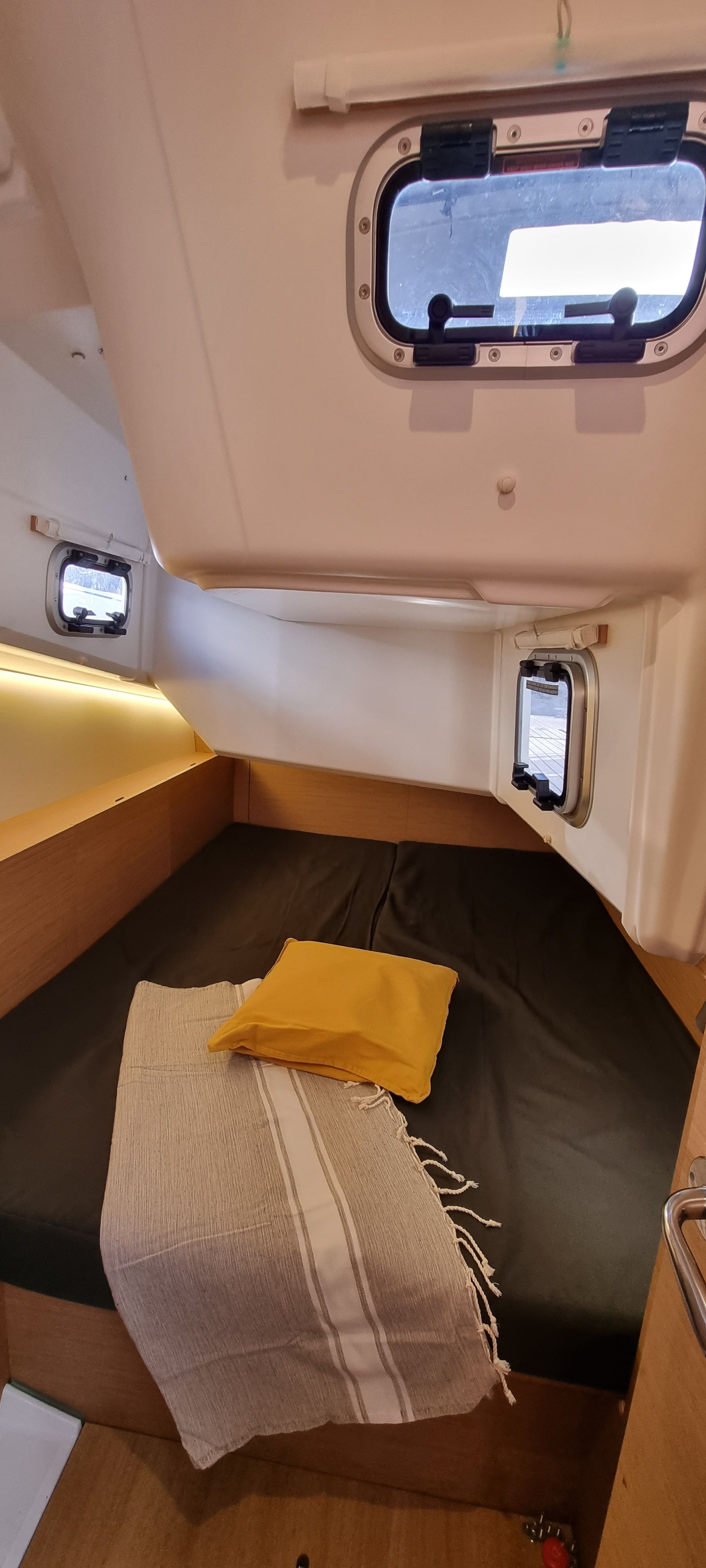 Jeanneau Sun Odyssey 380 | Sunny