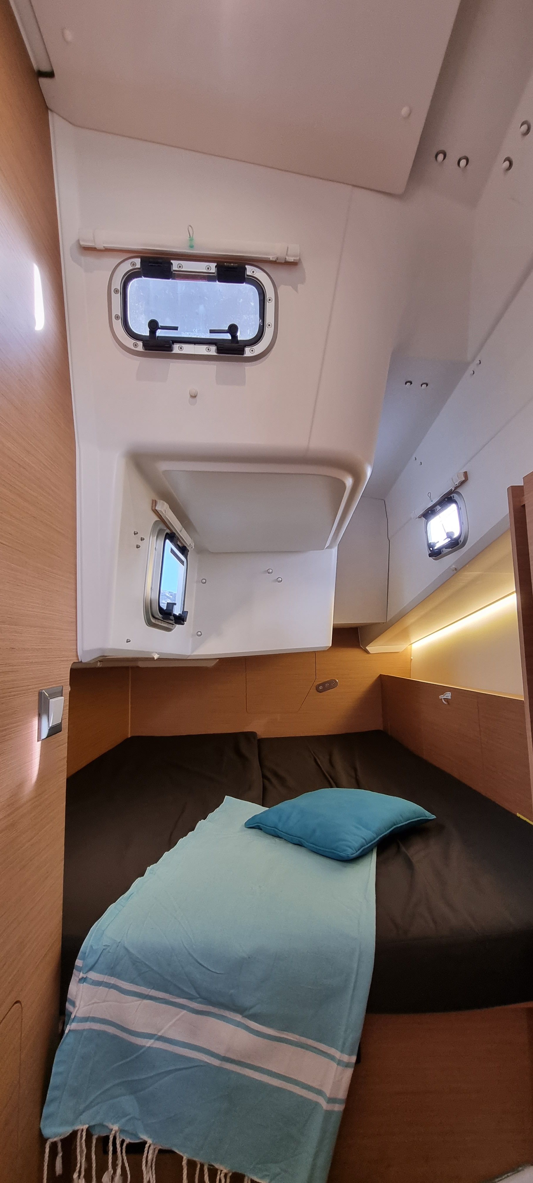 Jeanneau Sun Odyssey 380 | Sunny