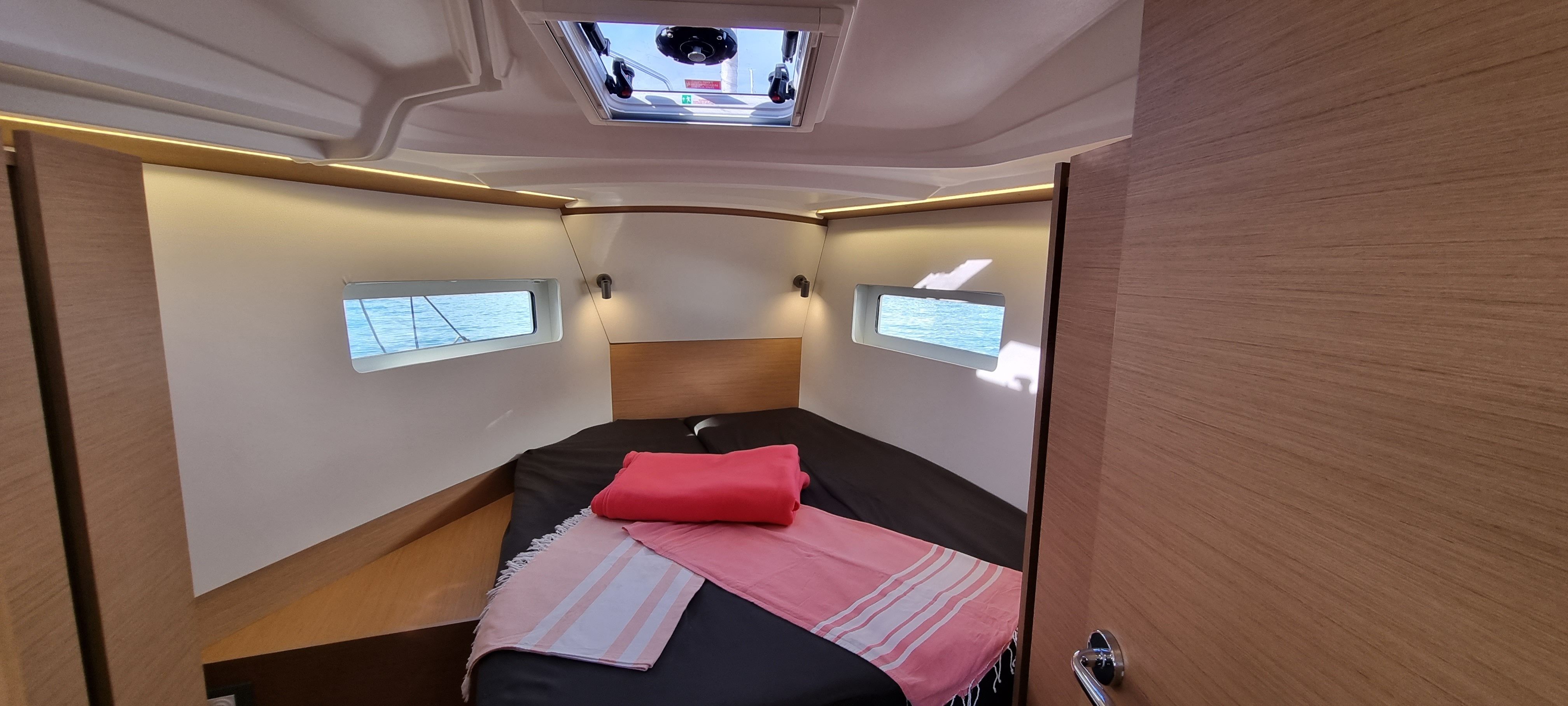 Jeanneau Sun Odyssey 380 | Sunny