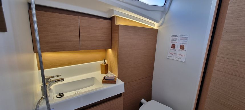 Jeanneau Sun Odyssey 380 | Sunny