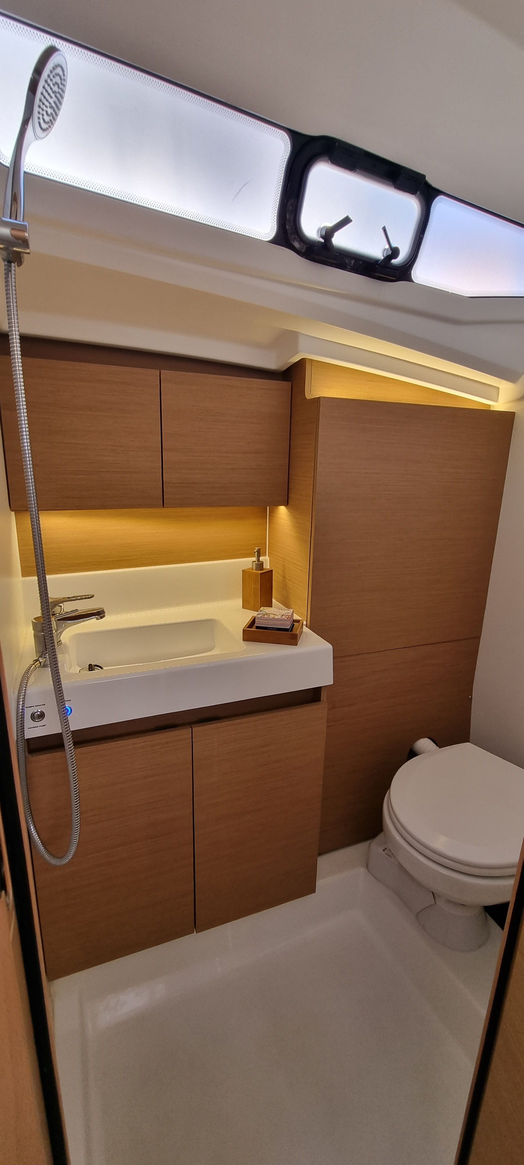 Jeanneau Sun Odyssey 380 | Sunny