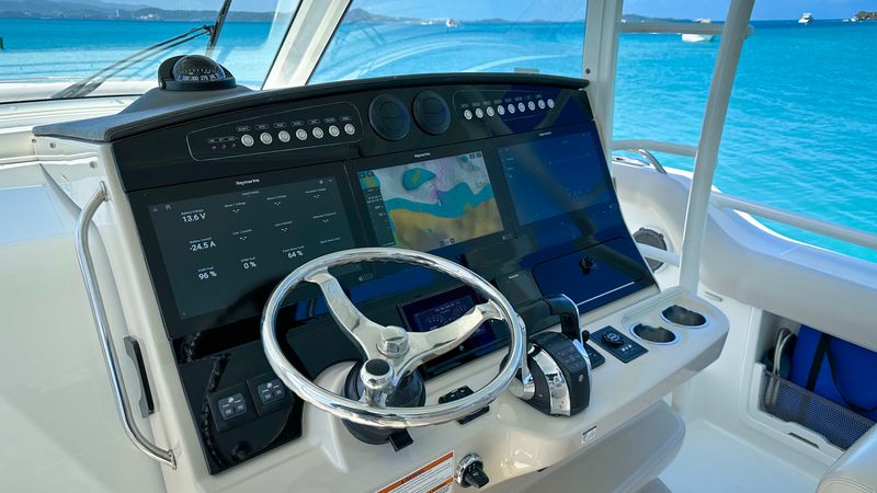 Boston Whaler 420 Outrage | High Tide