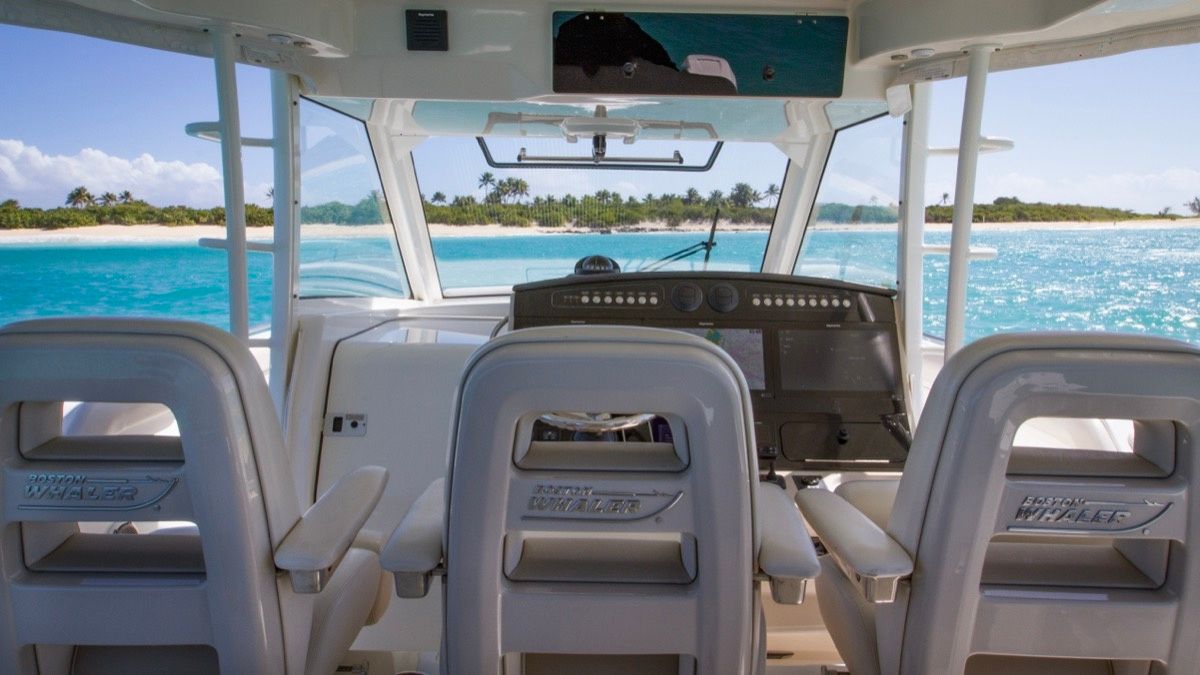 Boston Whaler 420 Outrage | High Tide