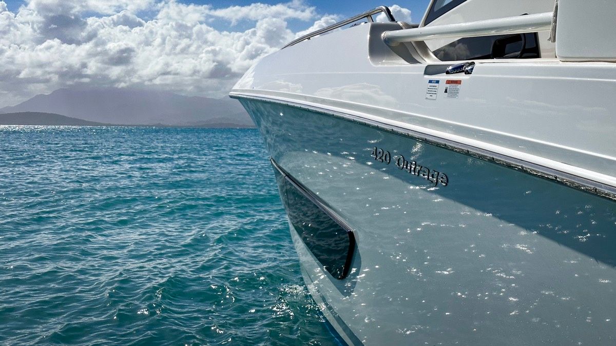 Boston Whaler 420 Outrage | High Tide